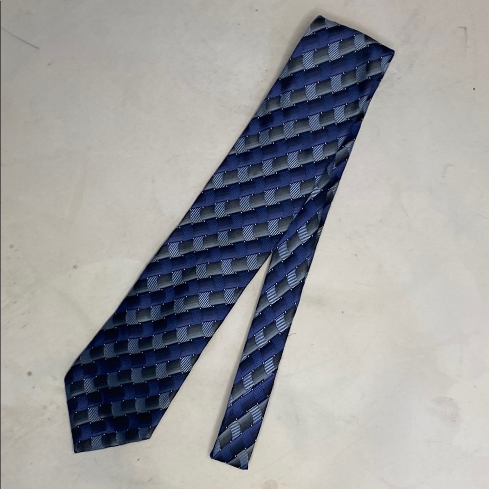 Van Heusen Blue Geometric Silk Tie
